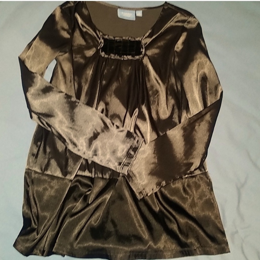 Vera Wang Simply Long Sleeve Satin Shirt